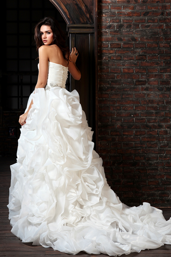 Deluxe Strapless Ruffled Organza Wedding Gown - Click Image to Close